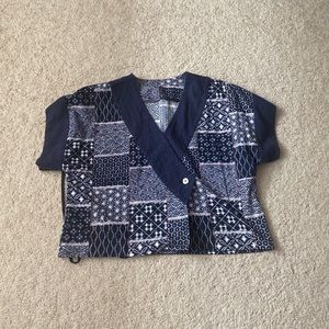 Vintage japanese-inspired wrap crop top! 🖤